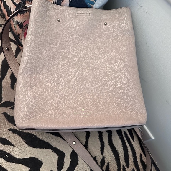 Kate Spade retail $249 Leather Crossbody Shoulder Bag Blush/Beige - Picture 4 of 9